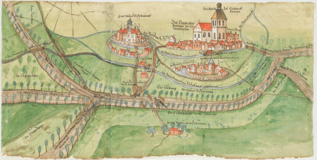 Eine Karte einer Stadt mit einer Burg in der Mitte, umgeben von Gebäuden, Bäumen, Straßen und Gras, mit zusätzlichem Text, der Details zur Stadt liefert.
