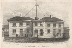 Schwarzes historisches Zeichnung eines Zollhauses in Wellington, Neuseeland, mit ein paar Menschen, einem Zaun auf der rechten Seite und Wolken am Himmel, einschließlich Text unten.
