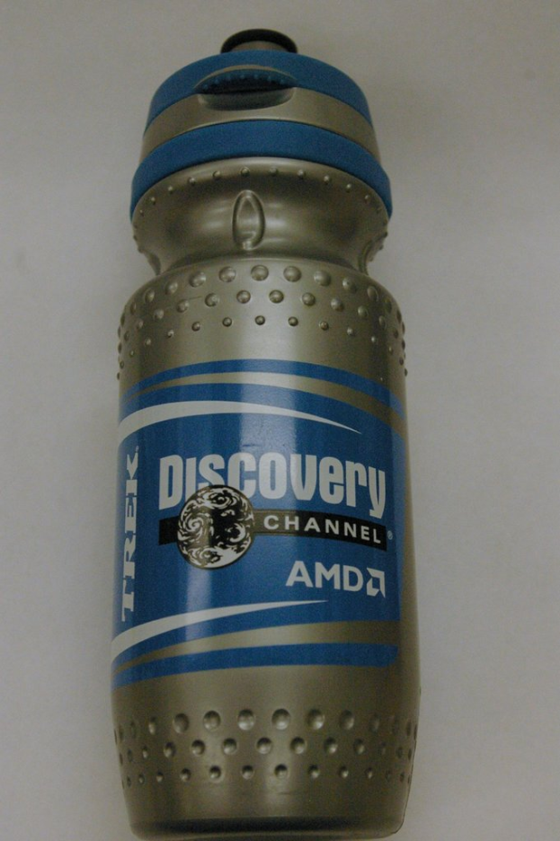 Eine Flasche mit der Aufschrift 'Entdeckung'.