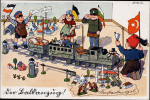 Kinder spielen mit einem Spielzeughahn auf einem Bahngleis, umgeben von Häusern und Bäumen, mit Text unten.